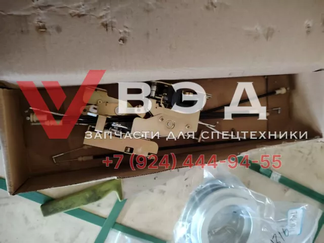 Комплект ручек и замков на левую дверь кабины водителя ZTC 1139803195 | Фото 3 из 3