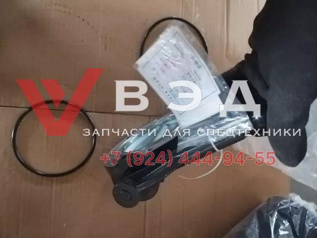 Клапан поворотный (заслонка от гидробака к гидронасосу) 803000304 для гусеничного крана XCMG QUY70 | Фото 3 из 4