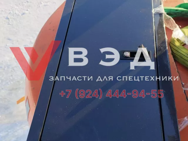 Защитная дверка с замком заднего аутригера автокрана XCMG XCT70-S | Фото 1 из 3