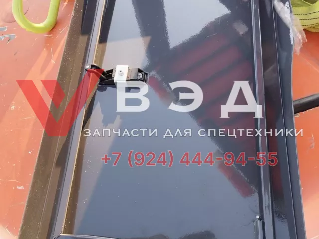 Защитная дверка с замком заднего аутригера автокрана XCMG XCT70-S | Фото 2 из 3