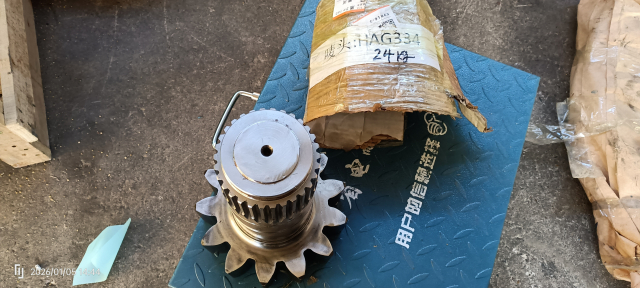 Шестерня редуктора поворота крановой установки автокрана XCMG XCT70_S | Фото 2 из 3