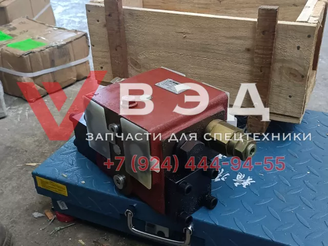 Многоходовой клапан 803000516 (замена 80300988) редуктора хода гусеничного крана XCMG QUY75 | Фото 1 из 3