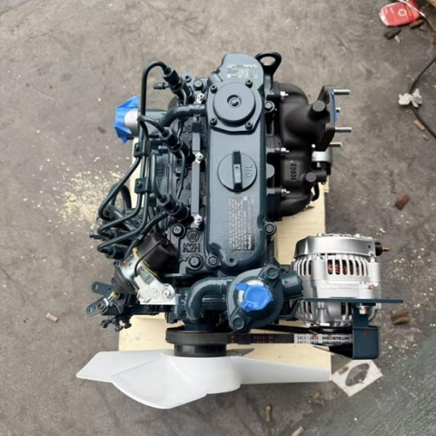 Двигатель в сборе D902-EF01 KUBOTA для дизельной электростанции Shindaiwa DGW 500 DM | Фото 3 из 5