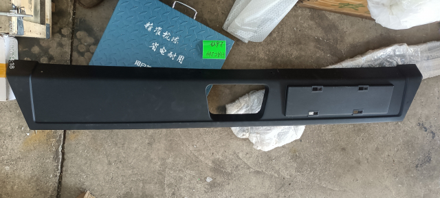 Бампер JSS006139085 для полноприводного автокрана SANY SAC2000T | Фото 1 из 5