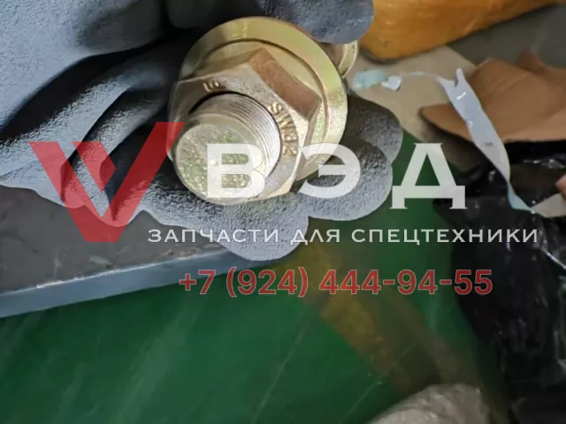 Шпилька XCT70 задняя с гайкой 860501405+860535924 | Фото 3 из 4