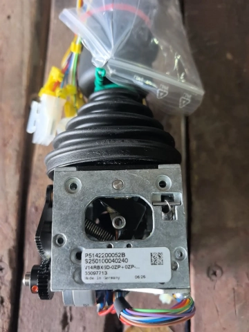 Джойстик 55097713 для буровой установки SANDVIK DI650I | Фото 4 из 5