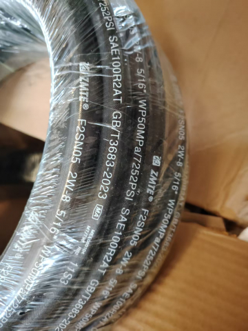 РВД (шланги) комплект выдвижения втягивания стрелы + выдвижения втягивания аутригеров комплект из 28 штук для автокрана XCMG XCT25L5SR | Фото 5 из 7