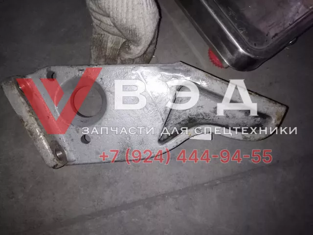 Кронштейн заднего левого энергоаккумулятора для автокрана XCMG QY25 | Фото 1 из 4