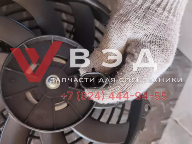 Вентилятор охлаждения конденсера (конденсатора) системы кондиционирования кабины оператора для автокрана XCMG XCT80_S | Фото 3 из 4