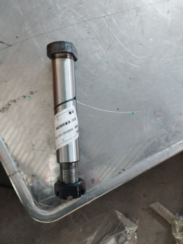 Палец передней рессоры A820301021138 для автокрана SANY STC500 | Фото 1 из 4