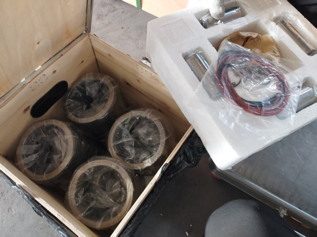 Поршневая группа (поршни, гильзы, пальцы, кольца, уплотнения гильз) комплект для ДВС Yuchai YCD4M20T-98 | Фото 1 из 2