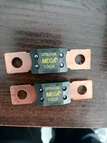 Предохранитель MEGA 100A для автокрана XCMG XCT25L5SR | Фото 1 из 1