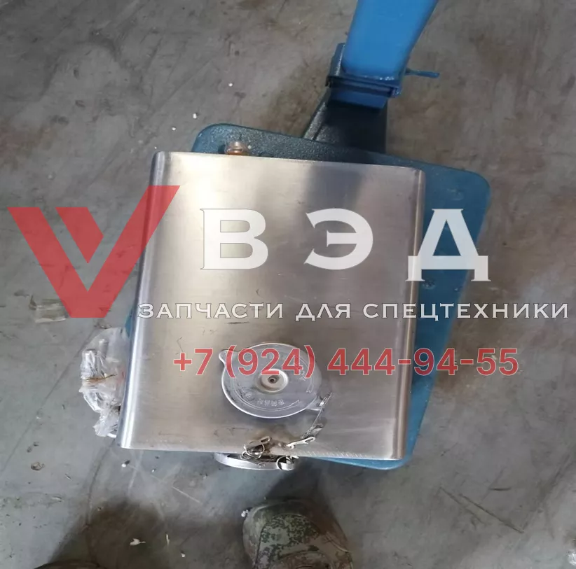 Бачок расширительный 136200782 XCMG XCT25L4R (металлический) и более старые модели
