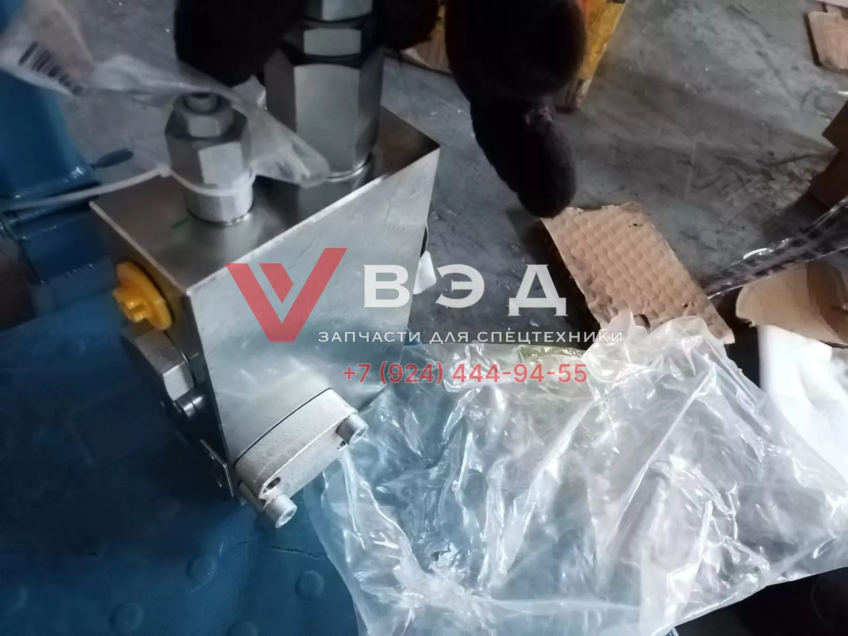 Гидрозамок гидроцилиндра подъёма стрелы автокрана XCMG QY25K5S 803000479/083555037201010