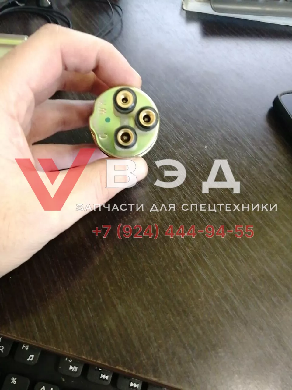 Датчик давления воздуха второй контур 3 контакта XCMG XCT25L 860502877