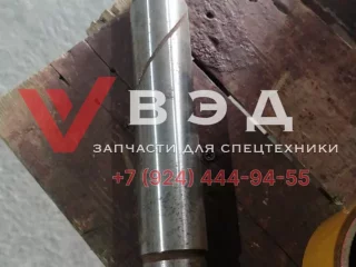 Палец задней рессоры центральный 138000301 XCT25L5_SR