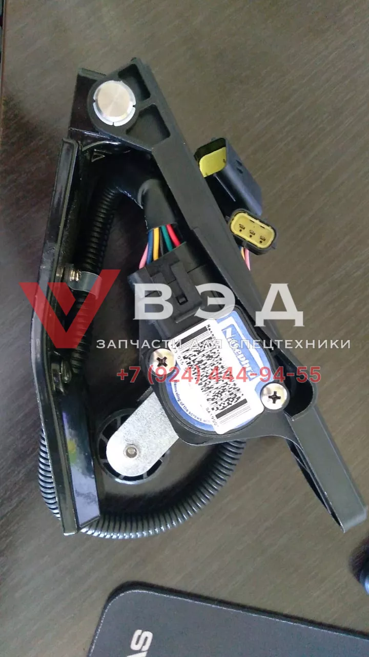 Педаль газа на древний кран полкабины 20 тонн FZ3-015-54