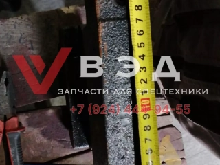 Прижимная пластина задней рессоры
