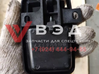 Ручка двери кабины оператора внутренняя
