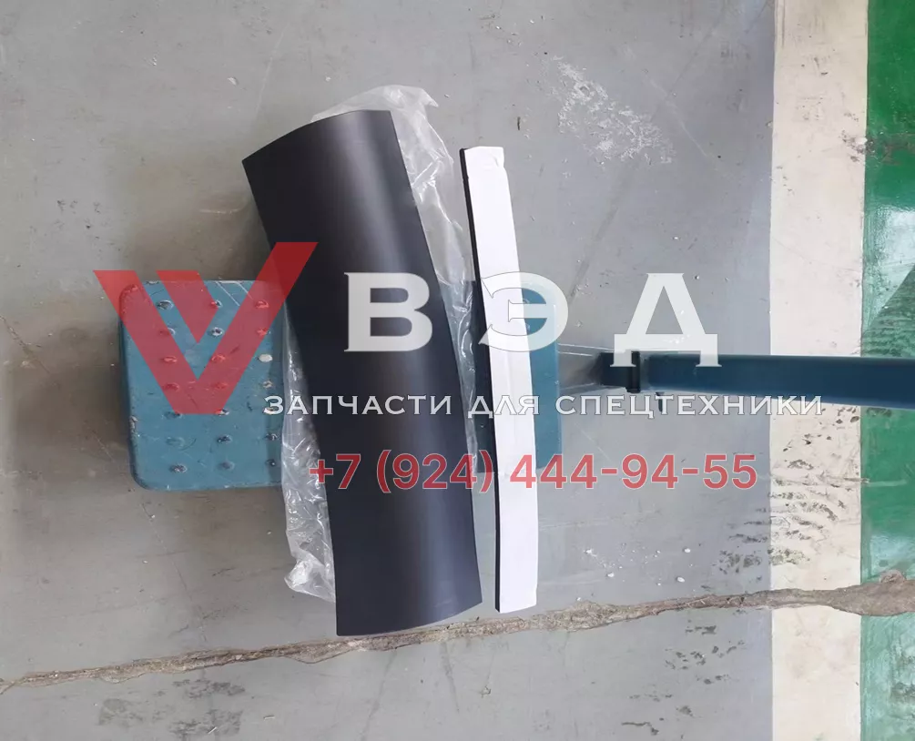 Накладка стойки кабины водителя автокрана XCMG серии QY