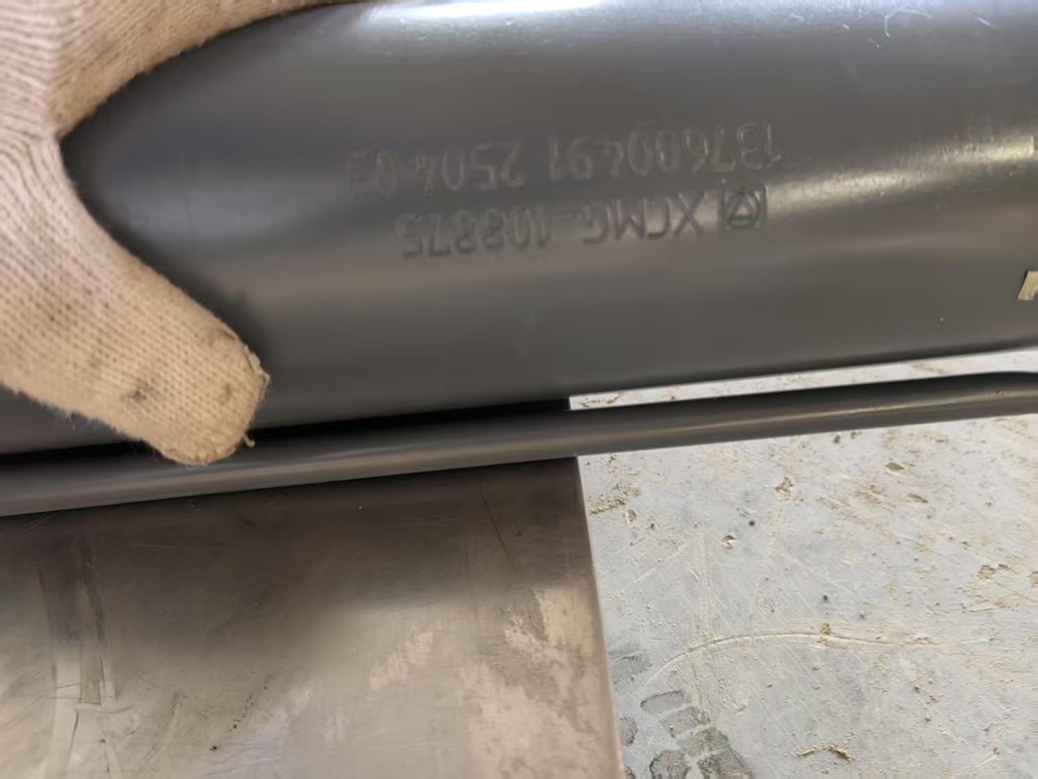 Гидроцилиндр отклонения переднего аутригера правый XCT25L4SR, XCT25L5SR
