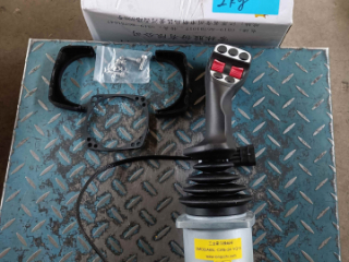 Джойстик левый SMC82A85L-CAN-24-YQ15 для автогрейдера Sinomach 732T