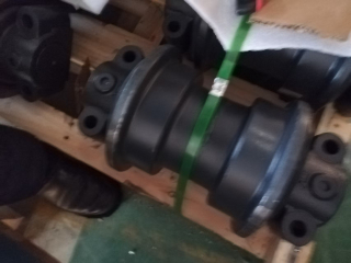 Каток опорный 750102000071 (8216-MF-A1000-SS) для SUNWARD SWE365E-3