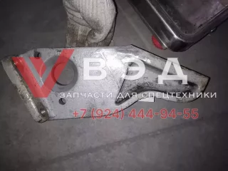 Кронштейн заднего левого энергоаккумулятора для автокрана XCMG QY25