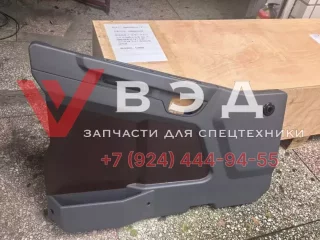 Дверная карта водительской двери (внутренняя обшивка) для автокрана Zoomlion ZTC300V